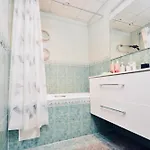 Spacious With Balcony Διαμέρισμα